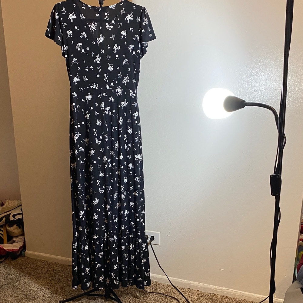 Gilli Navy Floral Maxi Dress - Picture 2 of 7
